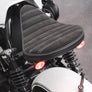 photo de la selle d'une moto bmw blanche de style "bobber"